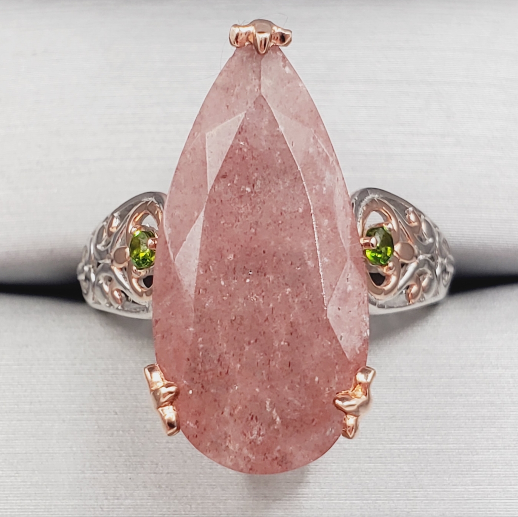 10 Carat Tanzanian Natronite & Chrome Diopside Rose Gold | Sterling Silver Ring